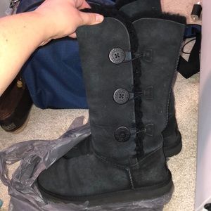 Black UGG boots 😍